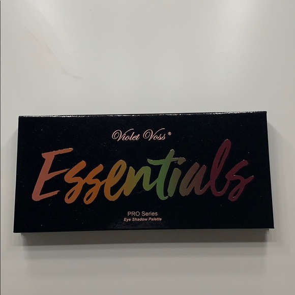 Violet Voss - Essentials Palette - Picture 2 of 4